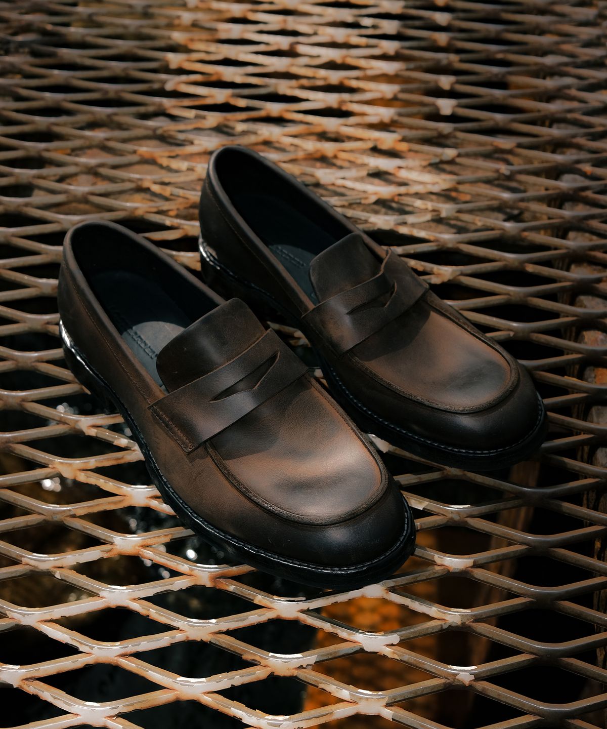 로스트가든(LOSTGARDEN) UNIFORM Faded Loafer Brown