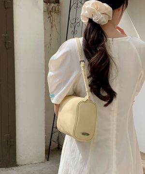 지니 스퀘어 미니 숄더백 버터 [소가죽]