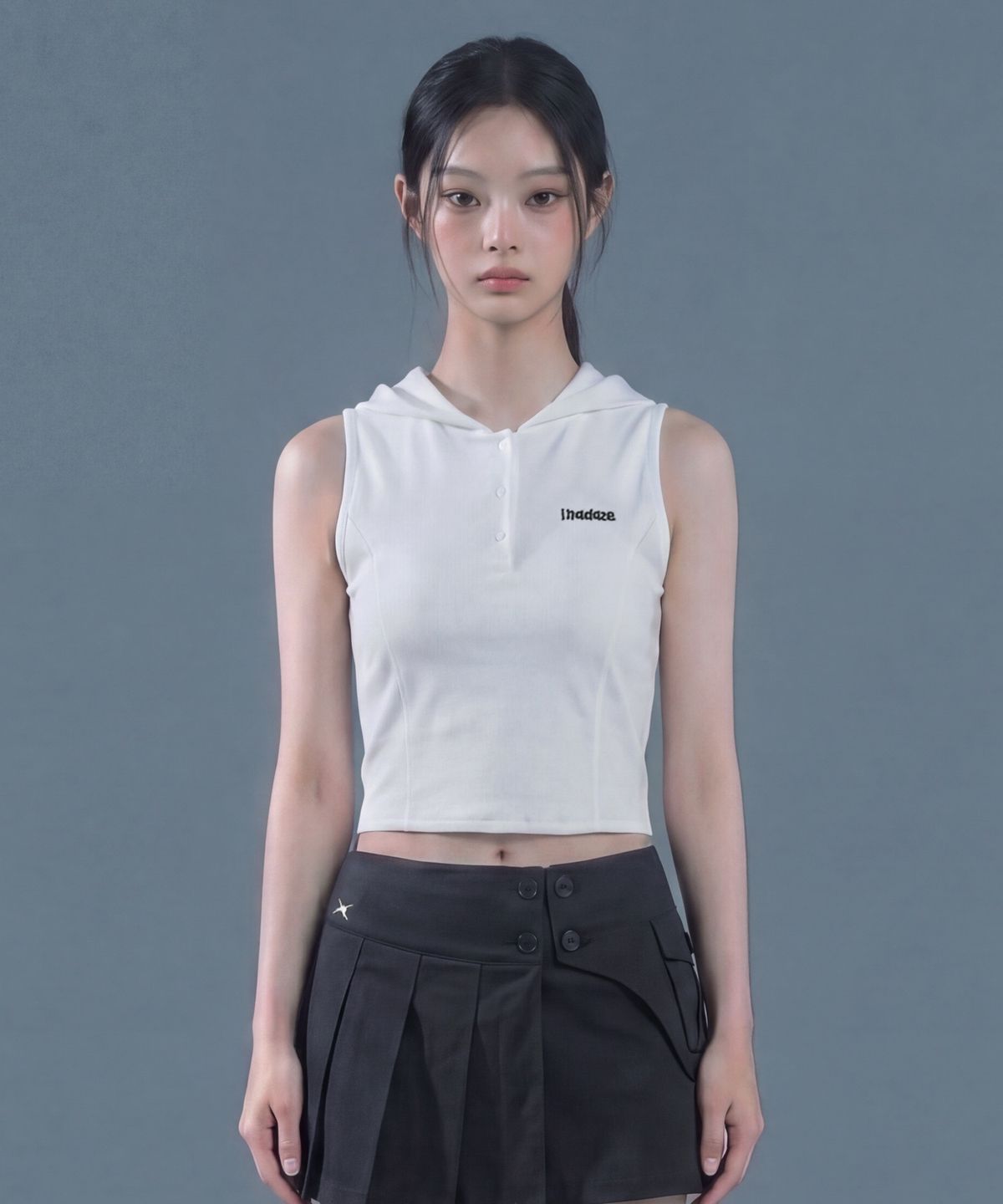 인어데이즈(INADAZE) 베이직 로고 후드 민소매 (화이트)