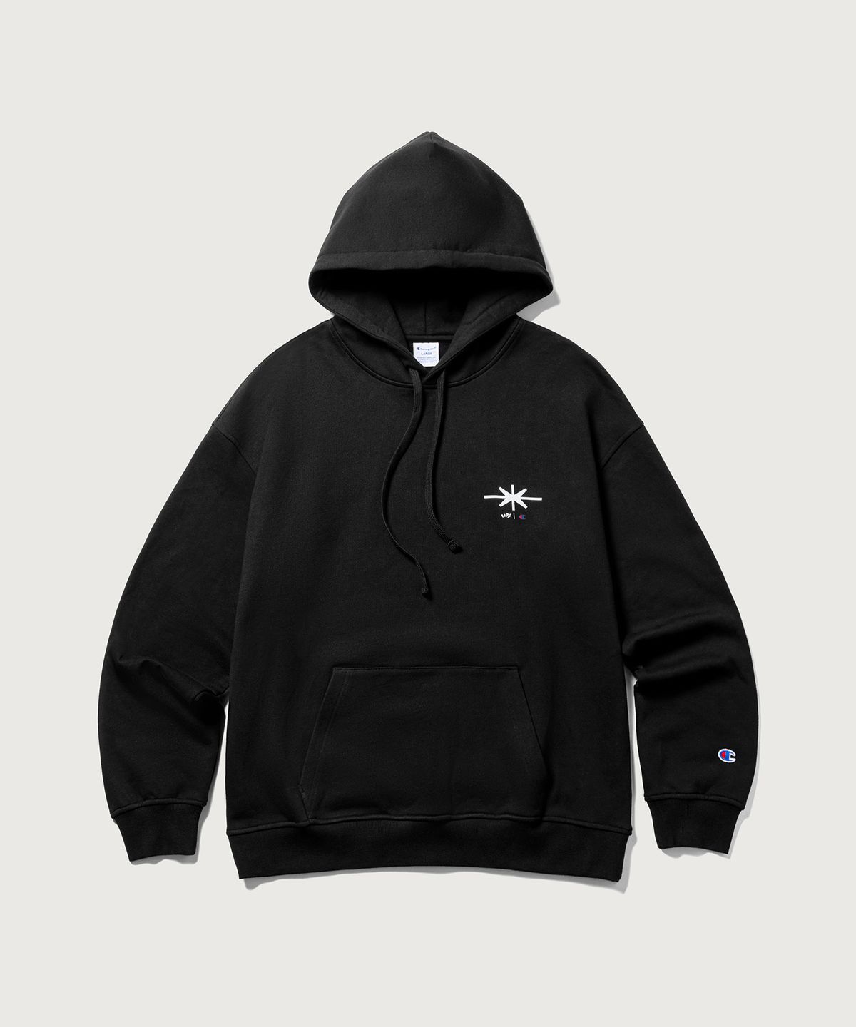챔피온(CHAMPION) 챔피온 X 힙플페 X 키드밀리 스몰 로고 후드 티셔츠 Black