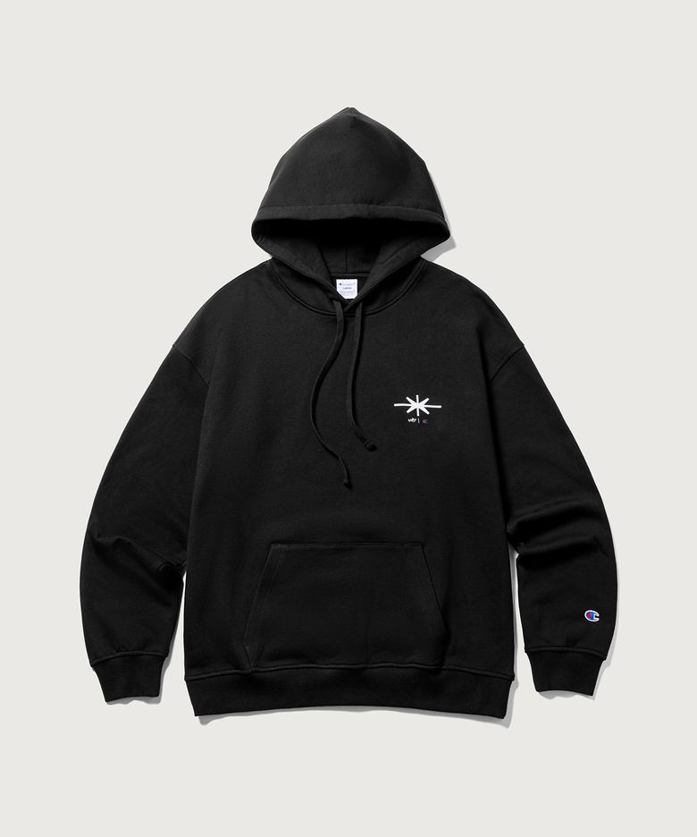 챔피온 X 힙플페 X 키드밀리 스몰 로고 후드 티셔츠 Black