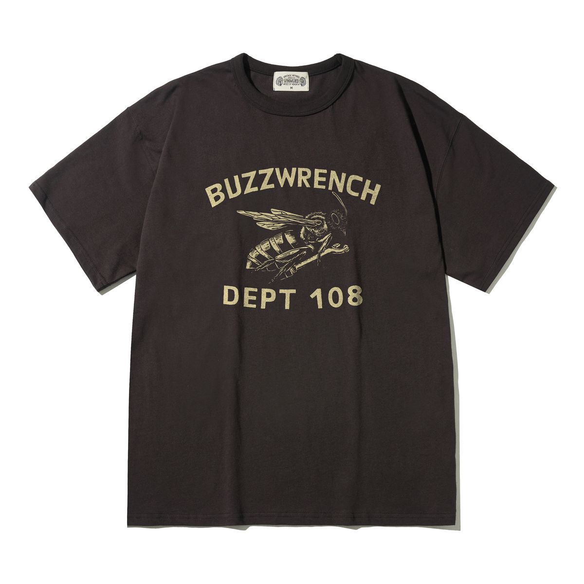 빈웨드(VINWUED) BUZZWRENCH DEPT108 버즈렌치 빈티지차콜 세미오버핏 티셔츠