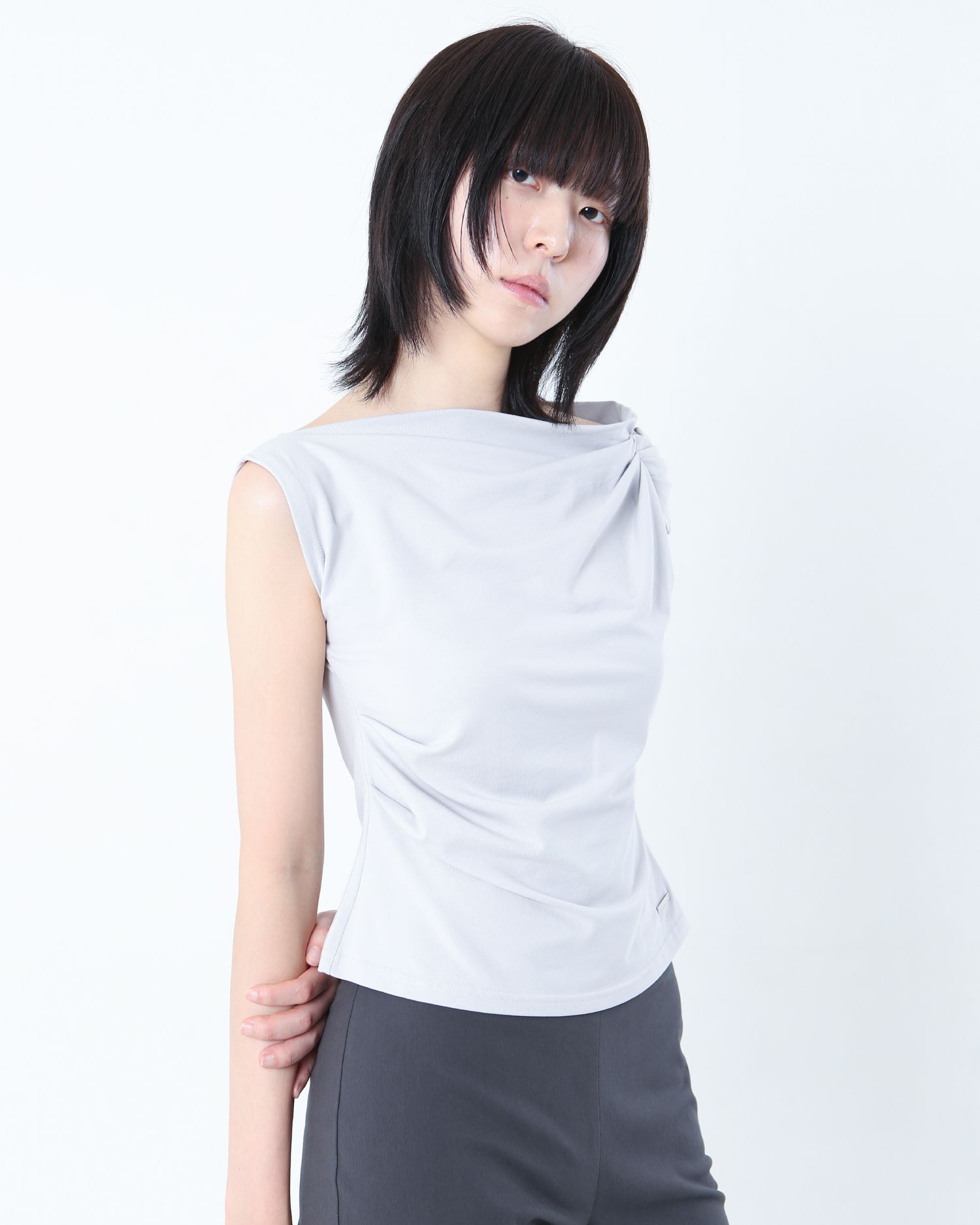 ◆MISEKI SEOUL◆ Slanted sleeveless top DARK GREY MSK252SL07 MUSINSA | MISEKI SEOUL Slanted sleeveless top GREY