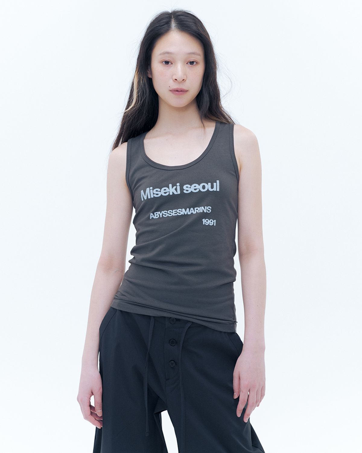 미세키서울(MISEKI SEOUL) Abyssesmarins relax sleeveless CHARCOAL