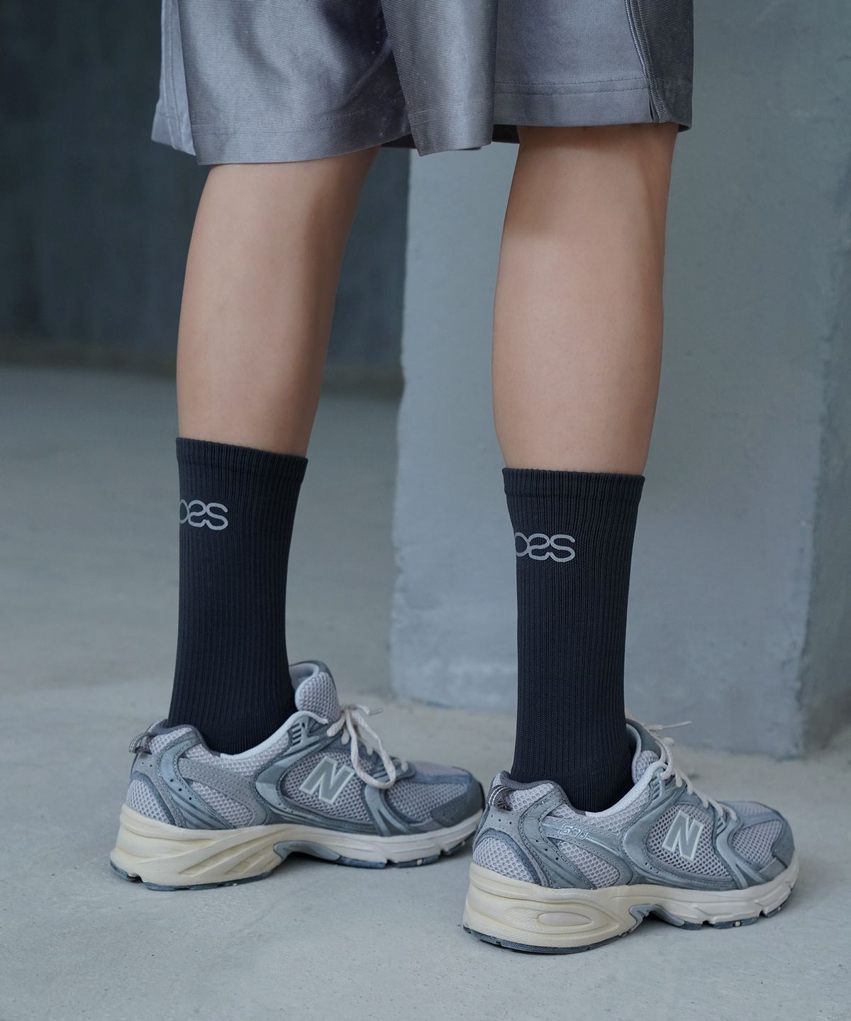 스튜디오 싹스탑(STUDIO SOCKSTOP) OOSS 남성 리플렉티브 러닝 크루 삭스 차콜