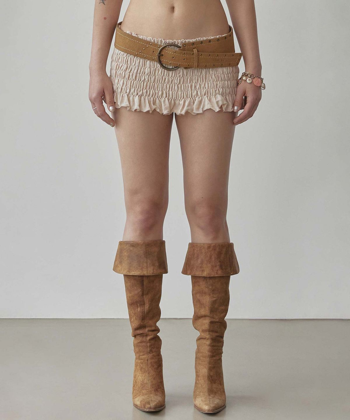 스컬프터(SCULPTOR) Crinkle Volumer Skort Dusty Beige