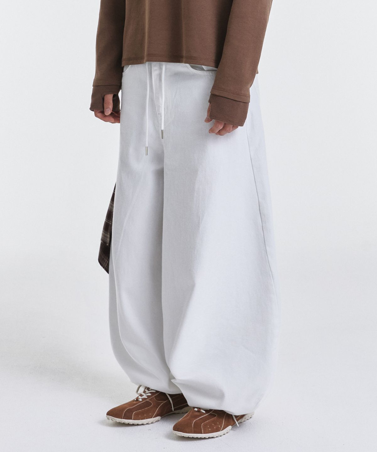기철(KICHUL) STURDY BALLOON PANTS (VINTAGE WHITE)