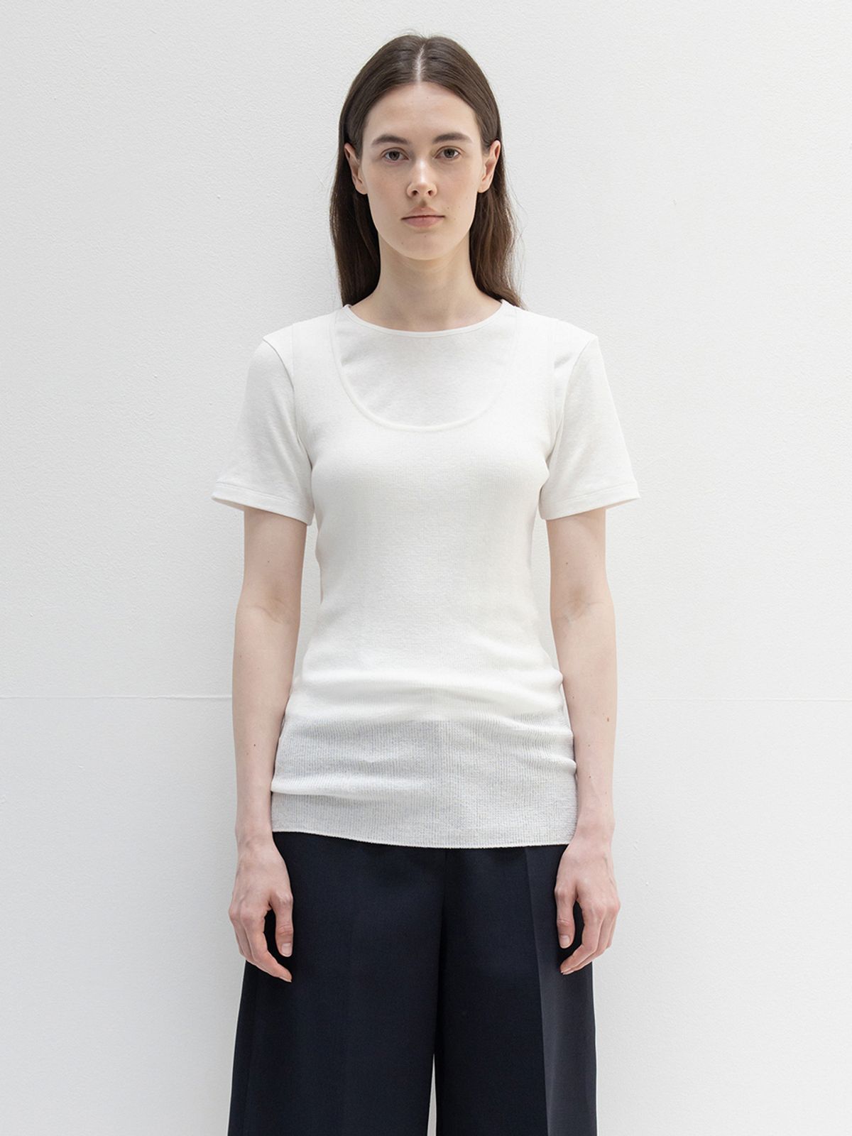 레이스(RRACE) Deep U-Neck Sleeveless Knit Top_Ivory