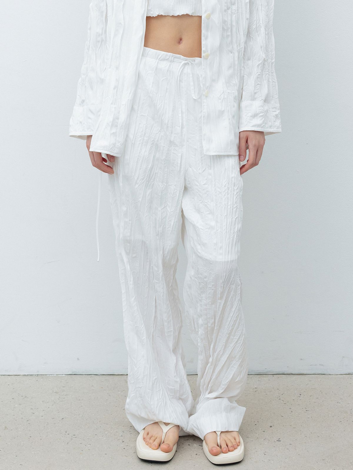 레이스(RRACE) Pleats Wide String Pants_White