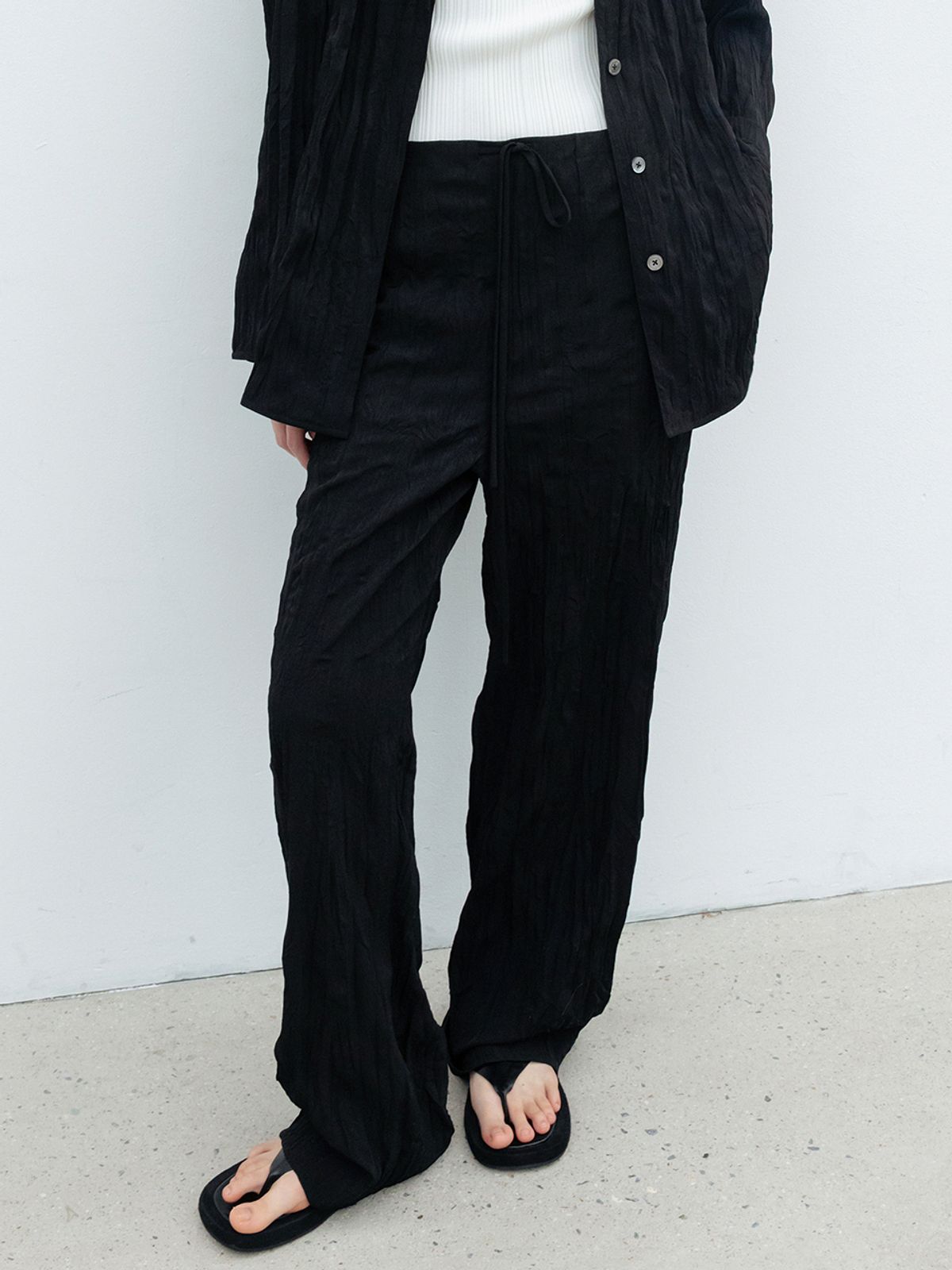 레이스(RRACE) Pleats Wide String Pants_Black