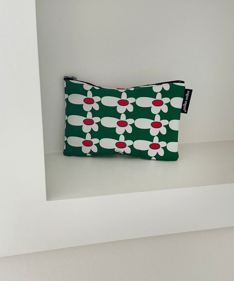 25 flower pouch m
