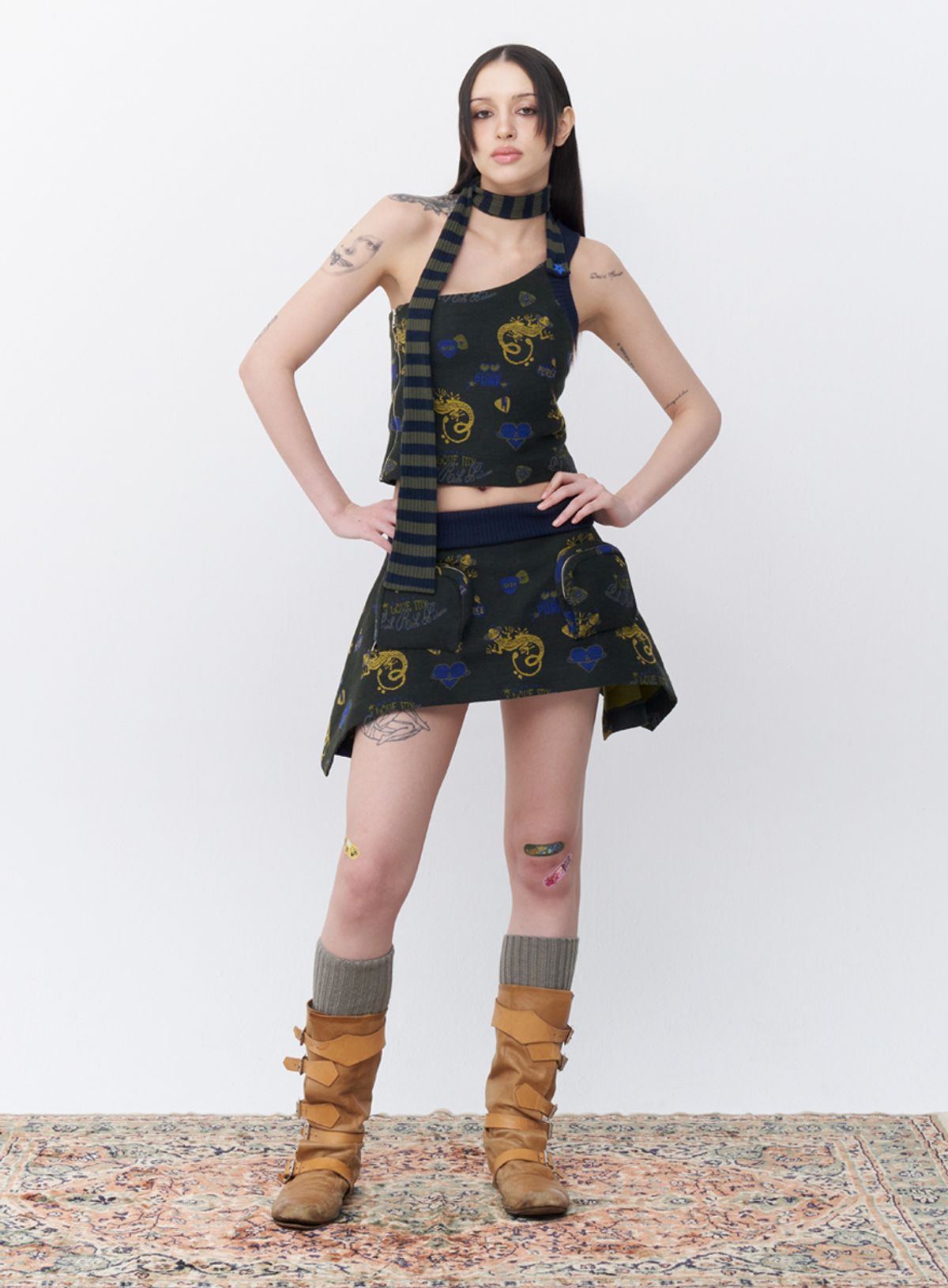 퓨레(PUREE) Punky lizard jacquard pocket skirt Khaki