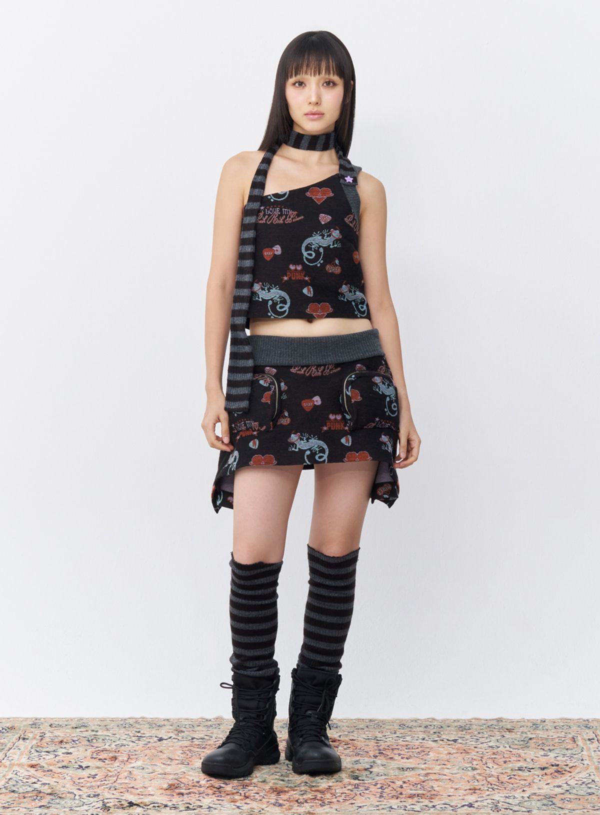 퓨레(PUREE) Punky lizard jacquard pocket skirt Black