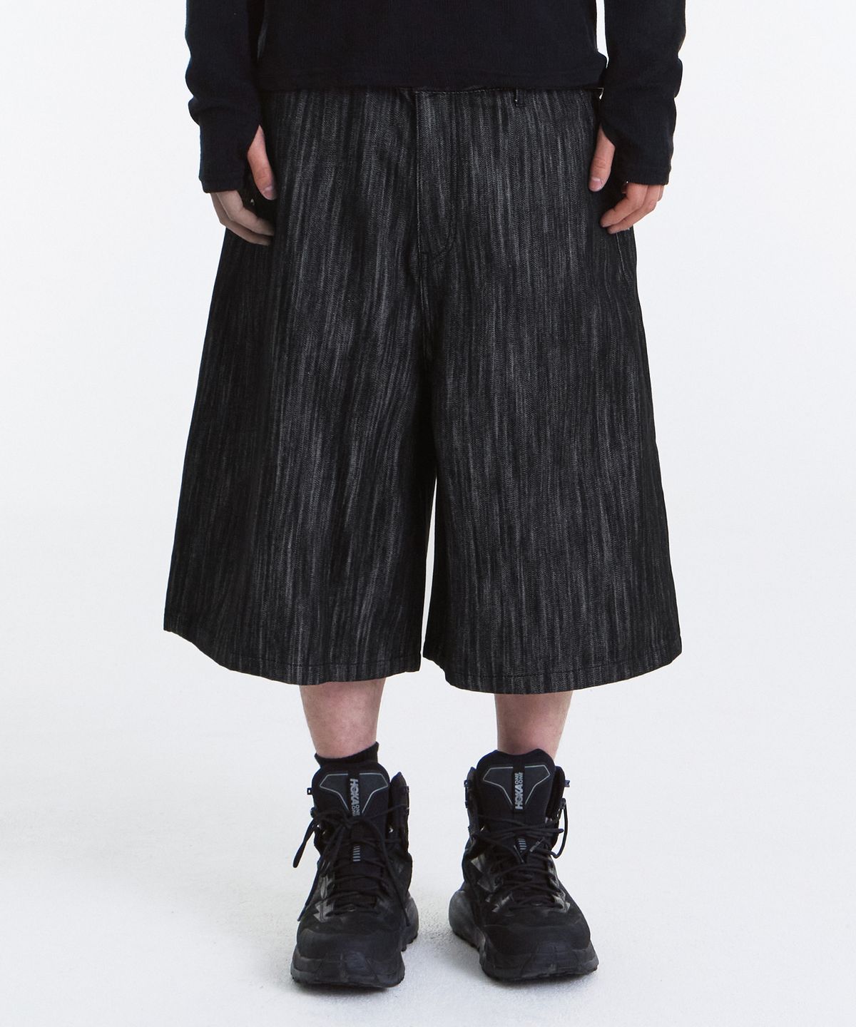 기철(KICHUL) Bermuda Denim Pants (Raw Black)