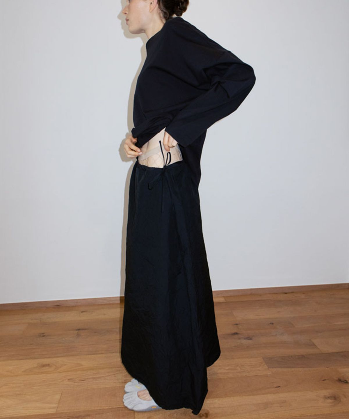 수수무(SUSUMU) RECYCLED SEMO SKIRT - black