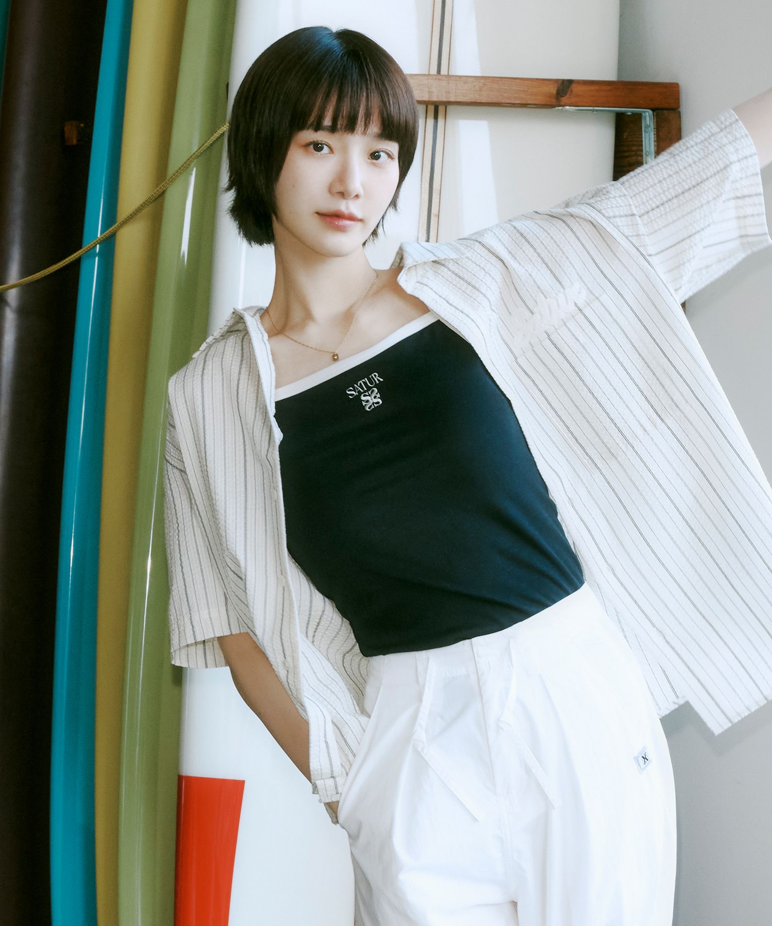 【SATUR】 (W) Apero Logo Solid Sleeveless Top /追跡付 MUSINSA | SATUR (W) Apero Logo Solid Sleeveless Top Black