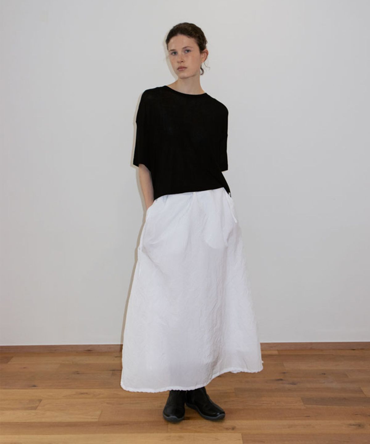 수수무(SUSUMU) LYOCELL WOOL SHORTSLEEVE TEE - black