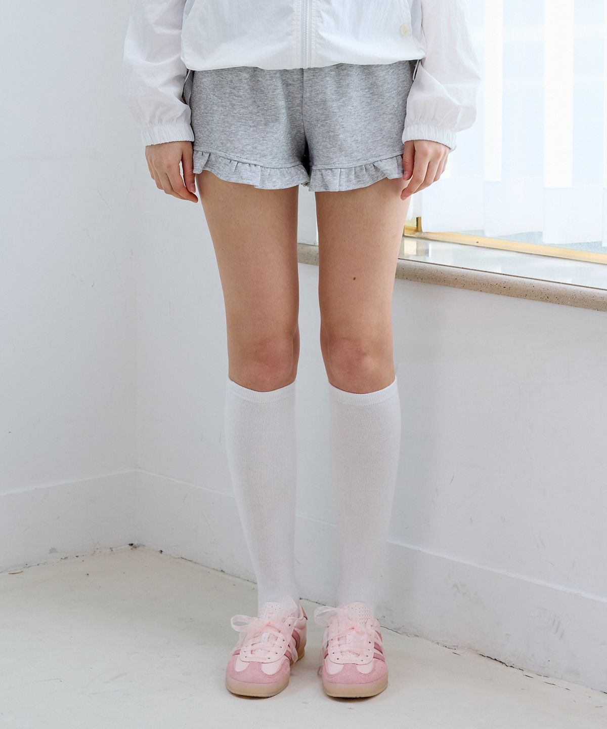 핑크파인애플(PINK PINEAPPLE) MEADOW RUFFLE SHORTS_GREY