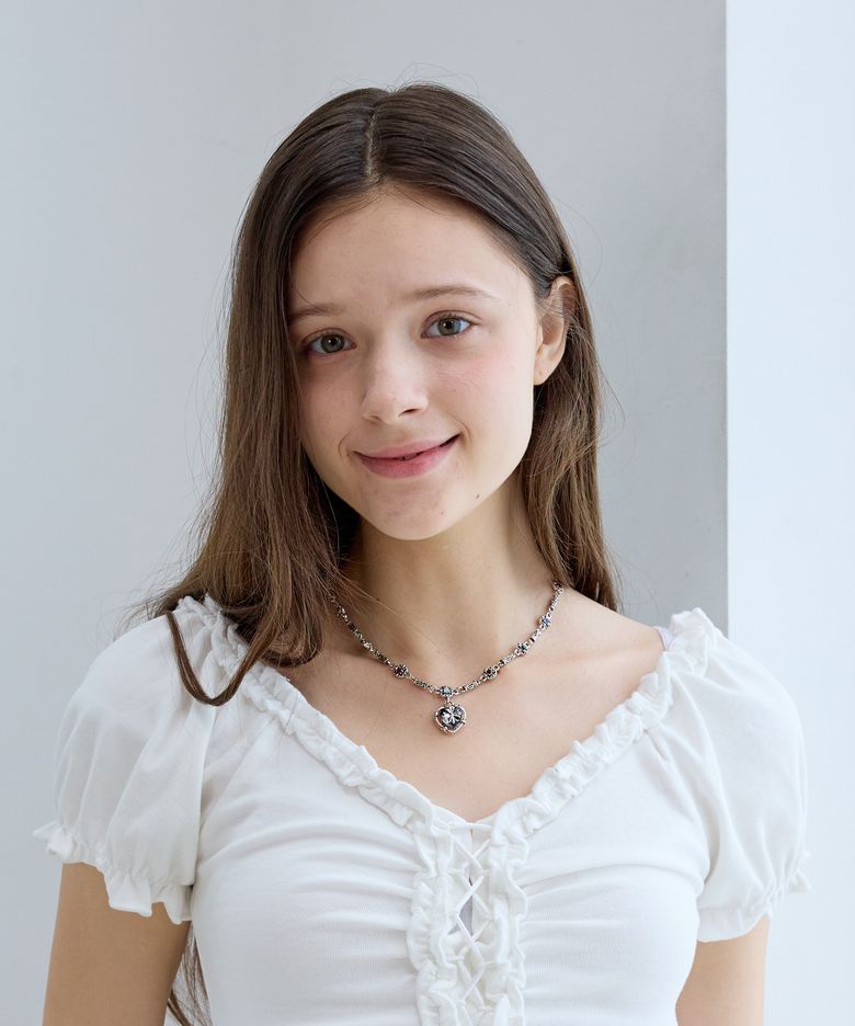BLACK BLOOM HEART NECKLACE_SILVER