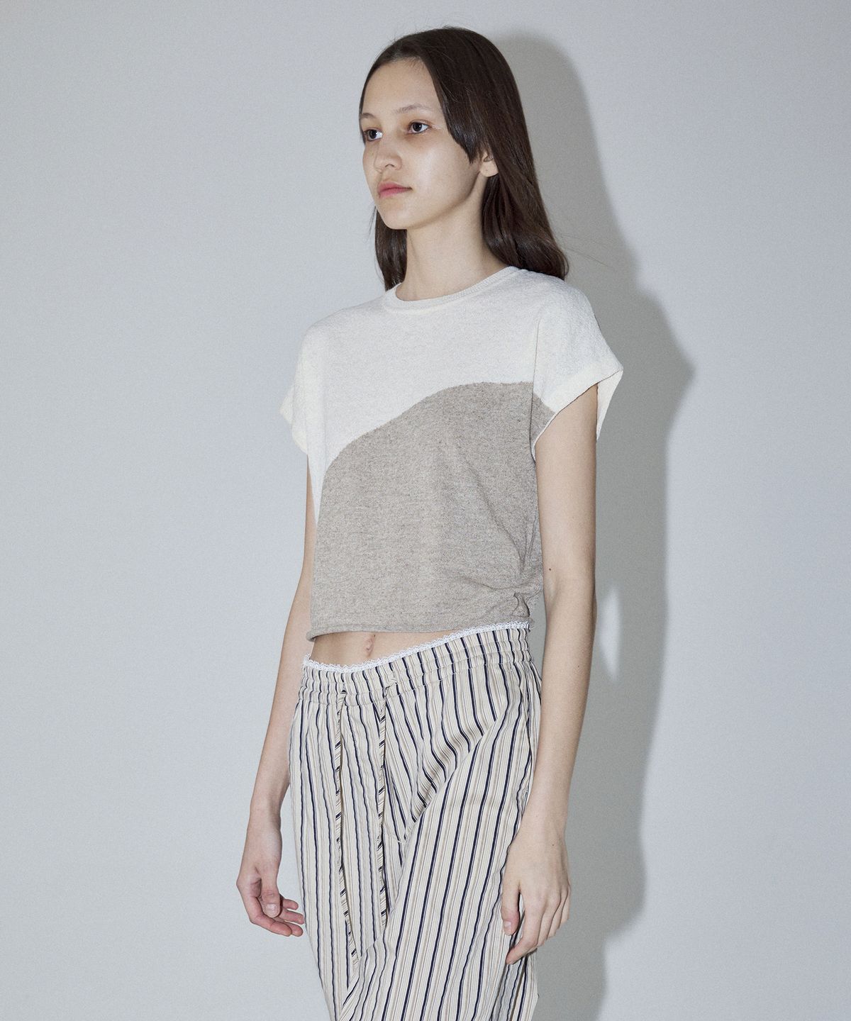 엔오르(EN OR) TWO TONE DRAWSTRING KNIT TOP - CREAM