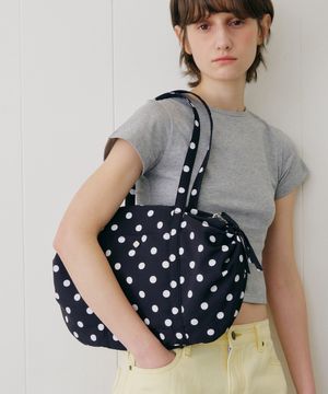 오로라 셔링 더플백_도트