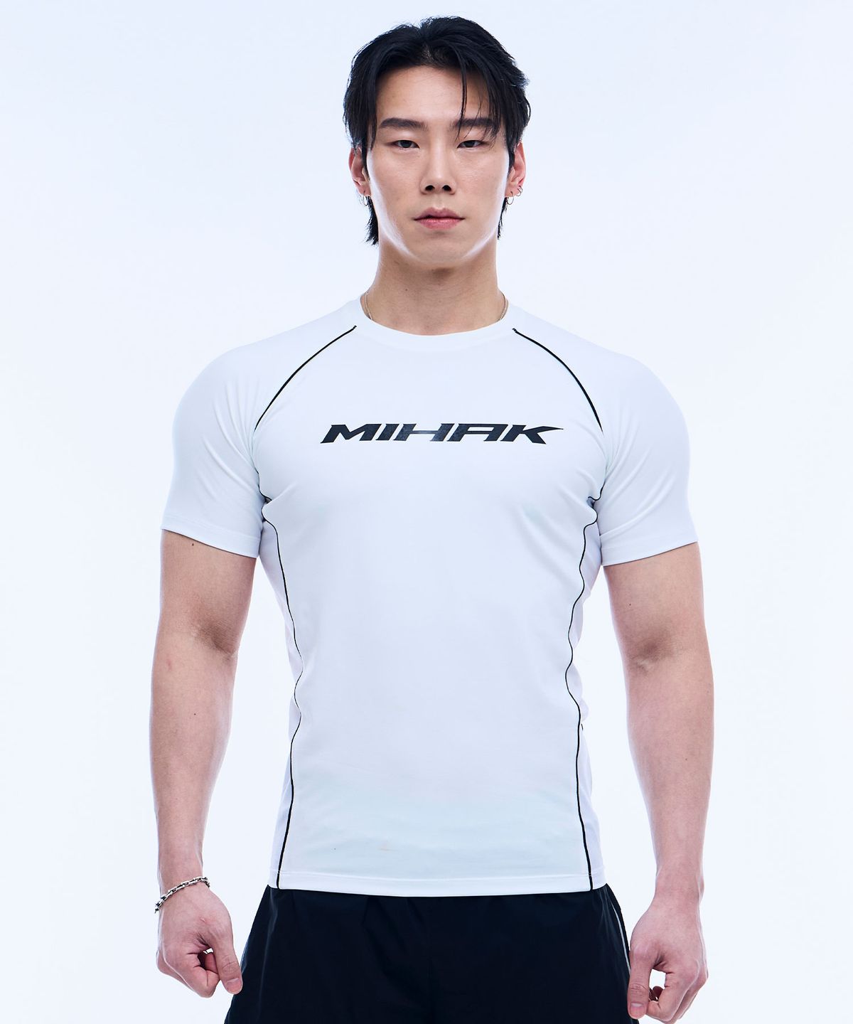 미학(MIHAK) 리플렉티브 파이핑 프로 티셔츠 (WHITE)