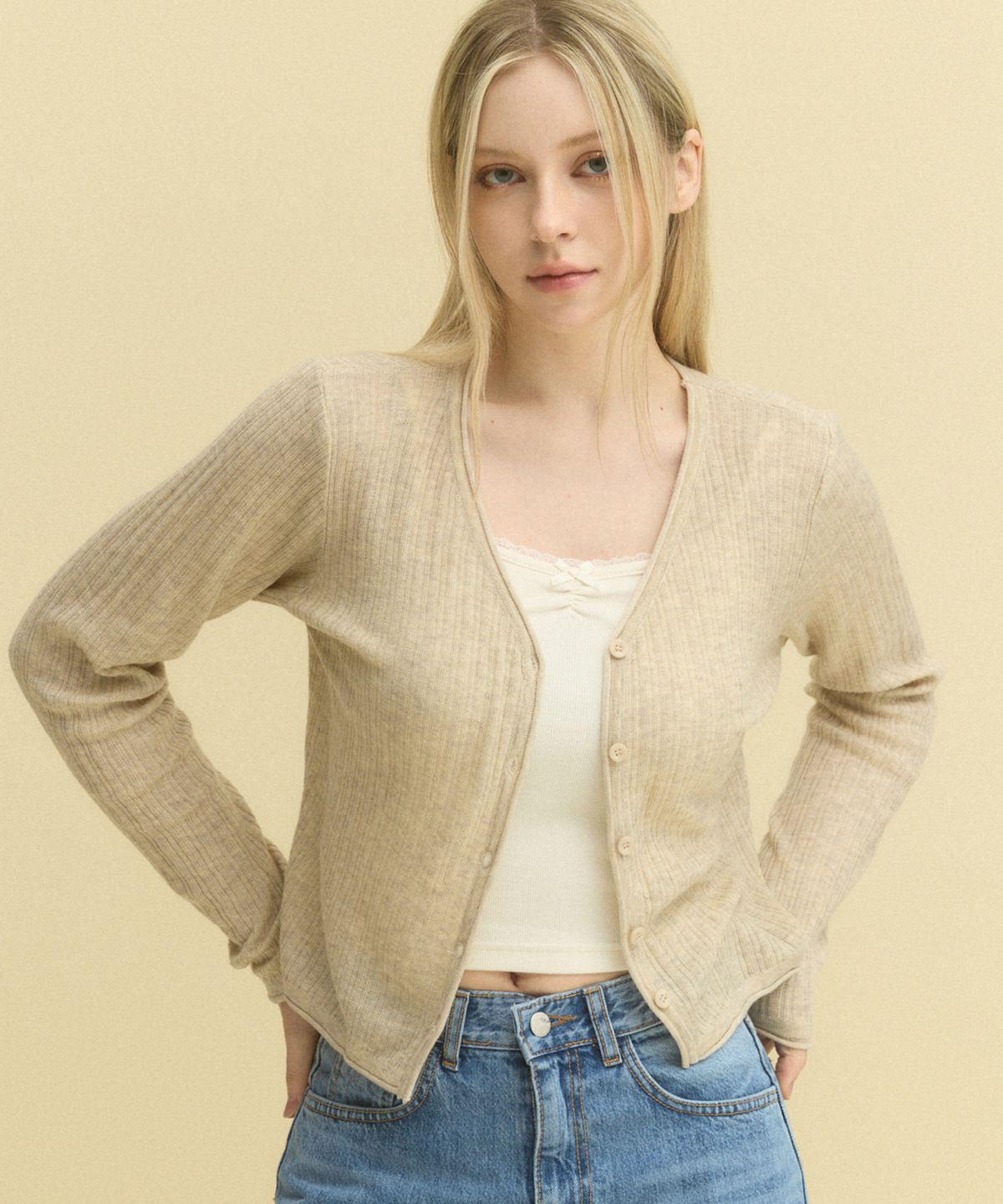 쿨키튼(KOOLKITTEN) Airy Buttoned Slim-fit Summer Cardigan