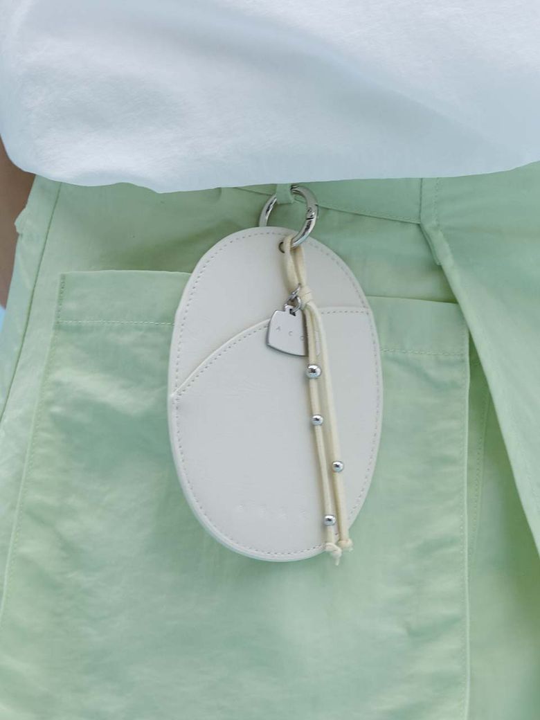 Pebblet Card Holder_Ivory