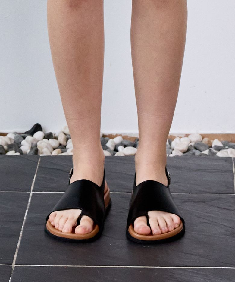 SCANDI THUMB LOOP SLIDES_BLACK