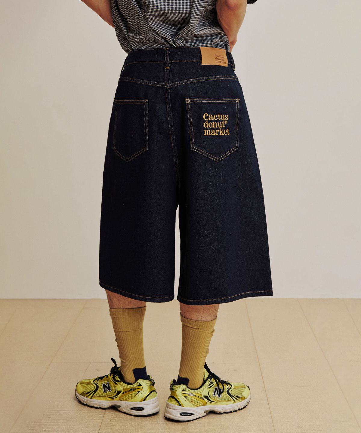 캑터스도넛마켓(CACTUSDONUTMARKET) Non-Fade Bermuda Denim Shorts - Blue