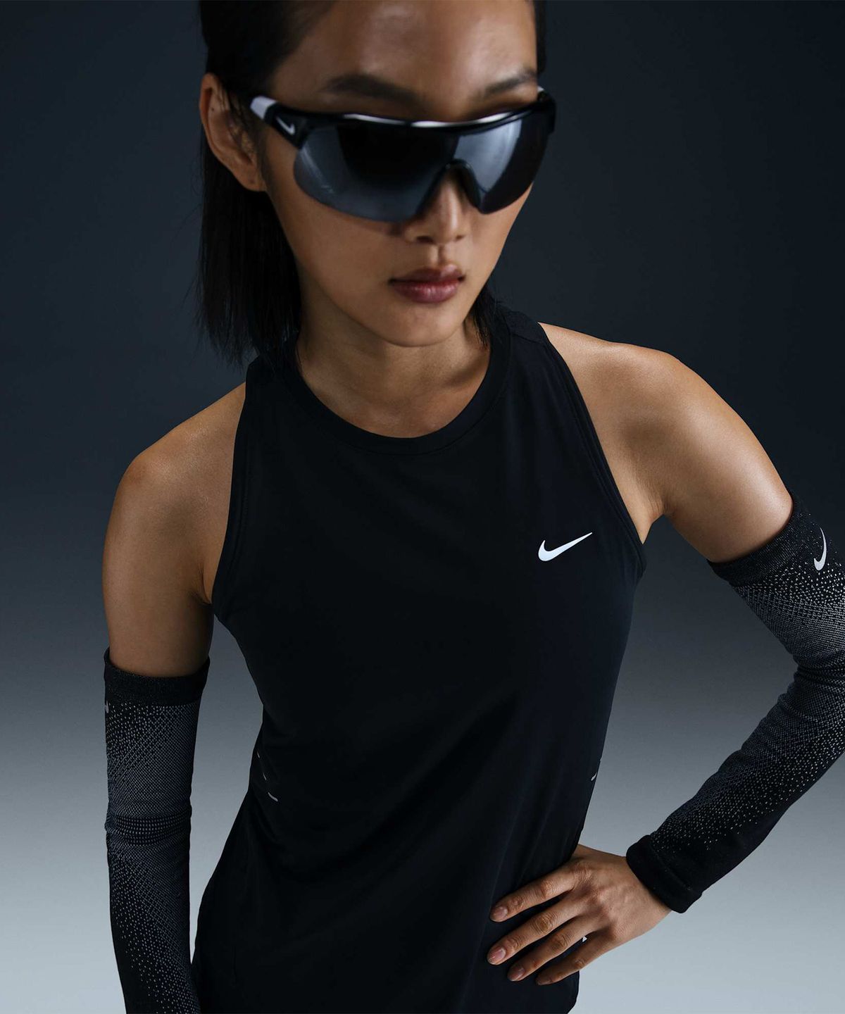 나이키(NIKE) 스위프트 드라이 핏 러닝 탱크 탑 W - 블랙 / HQ0621-010