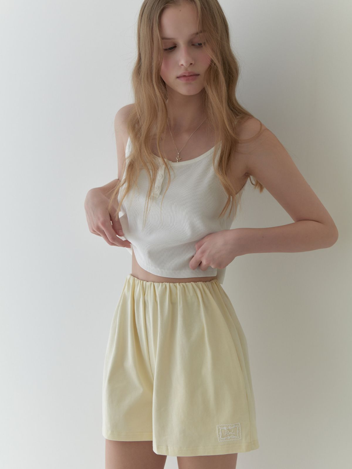 리엘(RE L) Foam banding shorts (lemon cream)