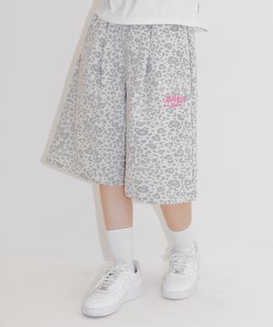 Heart Bear Leopard Pants 버뮤다 원턱 스웨트 숏츠 반바지 ASP801 (아이보리)