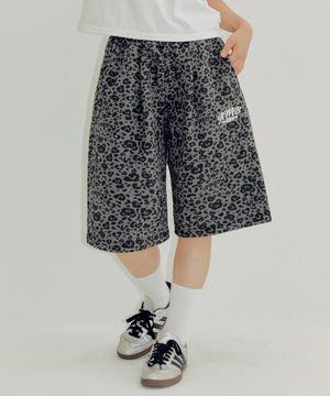 Heart Bear Leopard Pants 버뮤다 원턱 스웨트 숏츠 반바지 ASP801 (다크그레이)