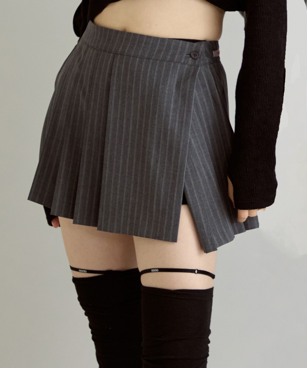 포영(FOUR YOUNG) Slit Pleats Skirt Pinstripe