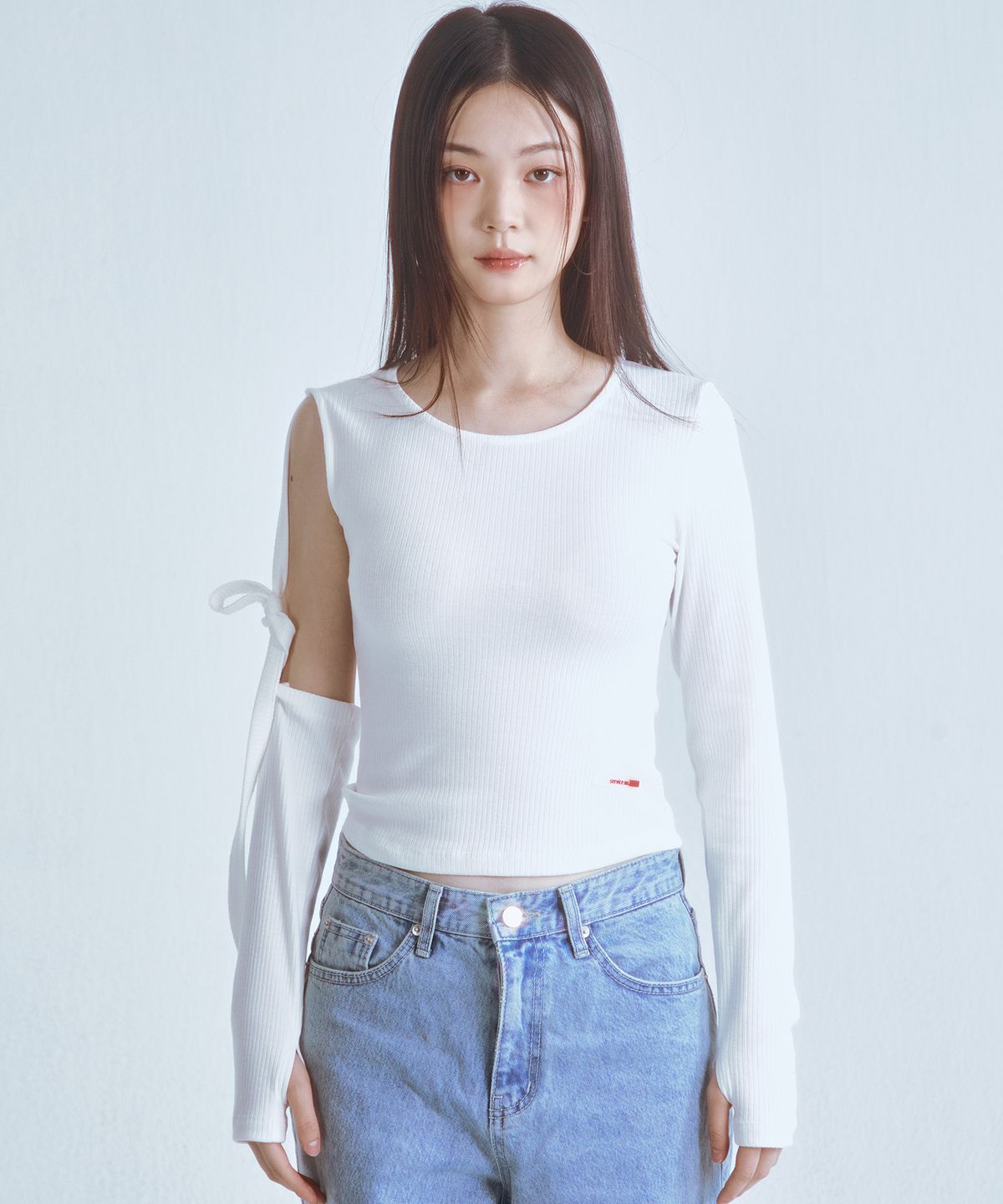 포영(FOUR YOUNG) Unbalance Tie Top White