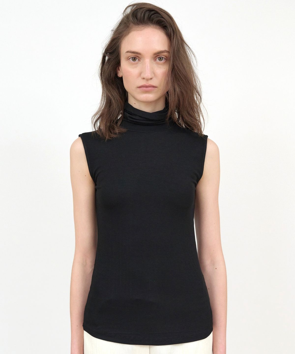 무아르무스(MUARMUS) Lea Roll-neck Sleeveless [Black]