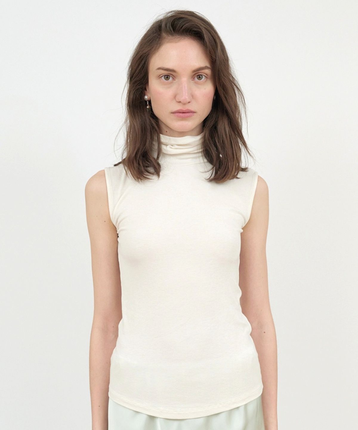 무아르무스(MUARMUS) Lea Roll-neck Sleeveless [Ivory]