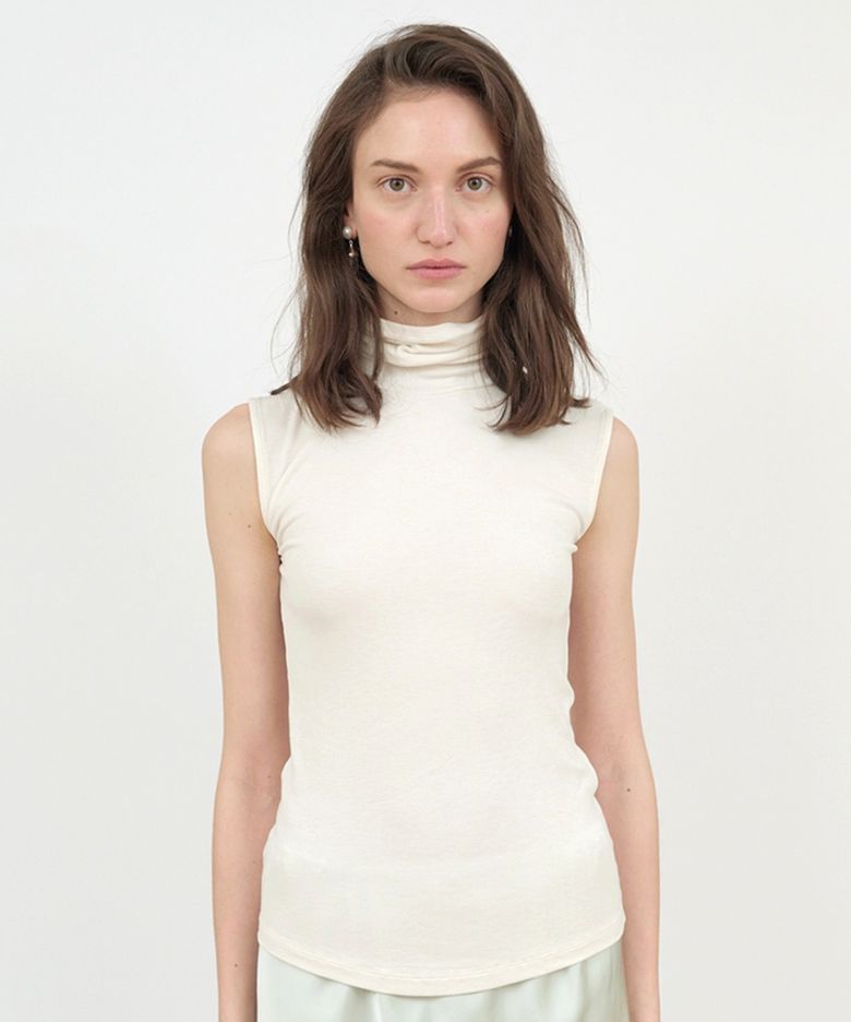 Lea Roll-neck Sleeveless [Ivory]