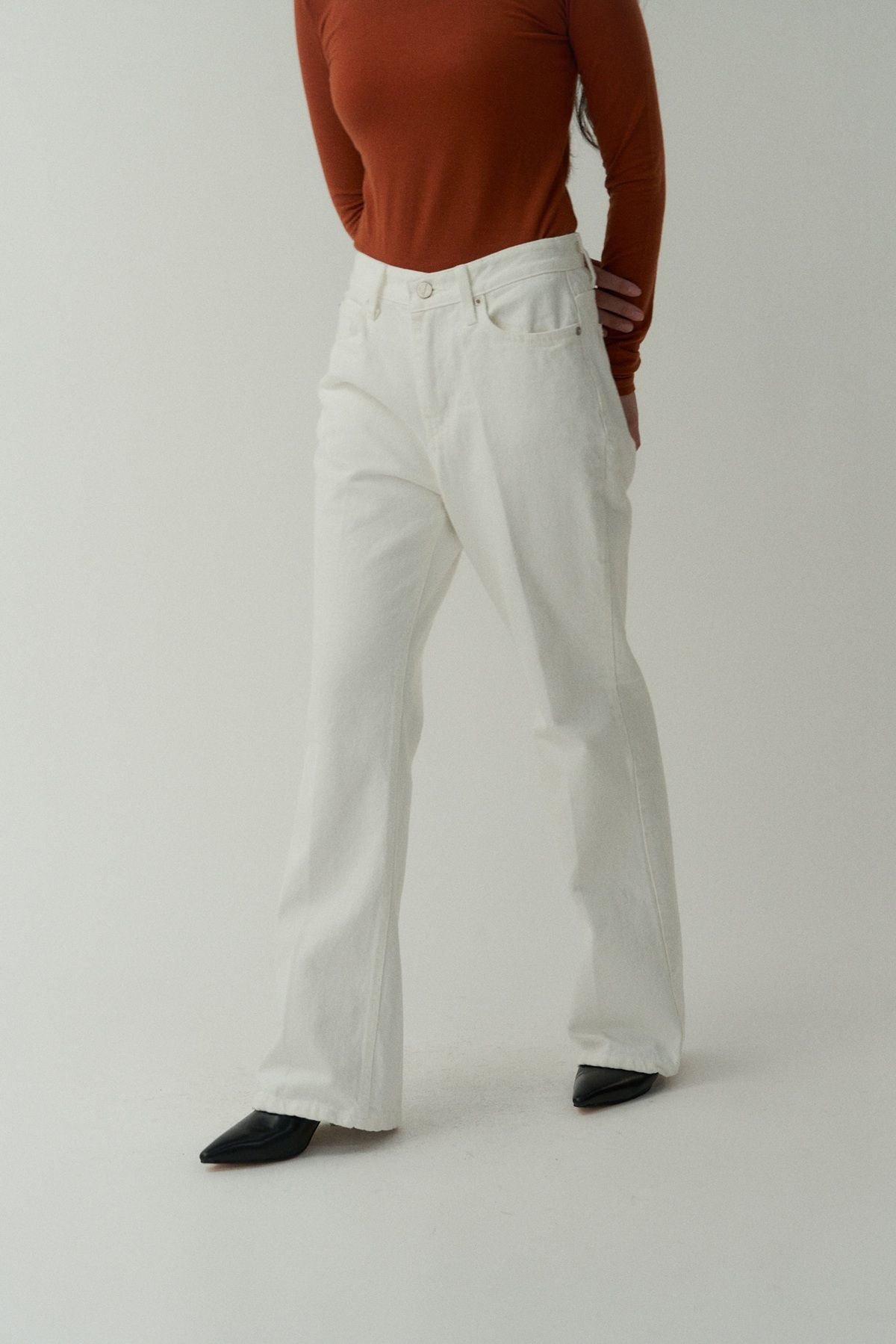 무아르무스(MUARMUS) 1850 Rome Bootcut Denim [Ivory]