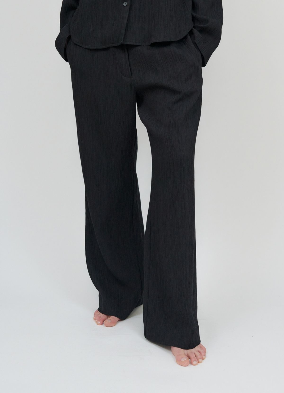 무아르무스(MUARMUS) Sage Crease Pants [Black]