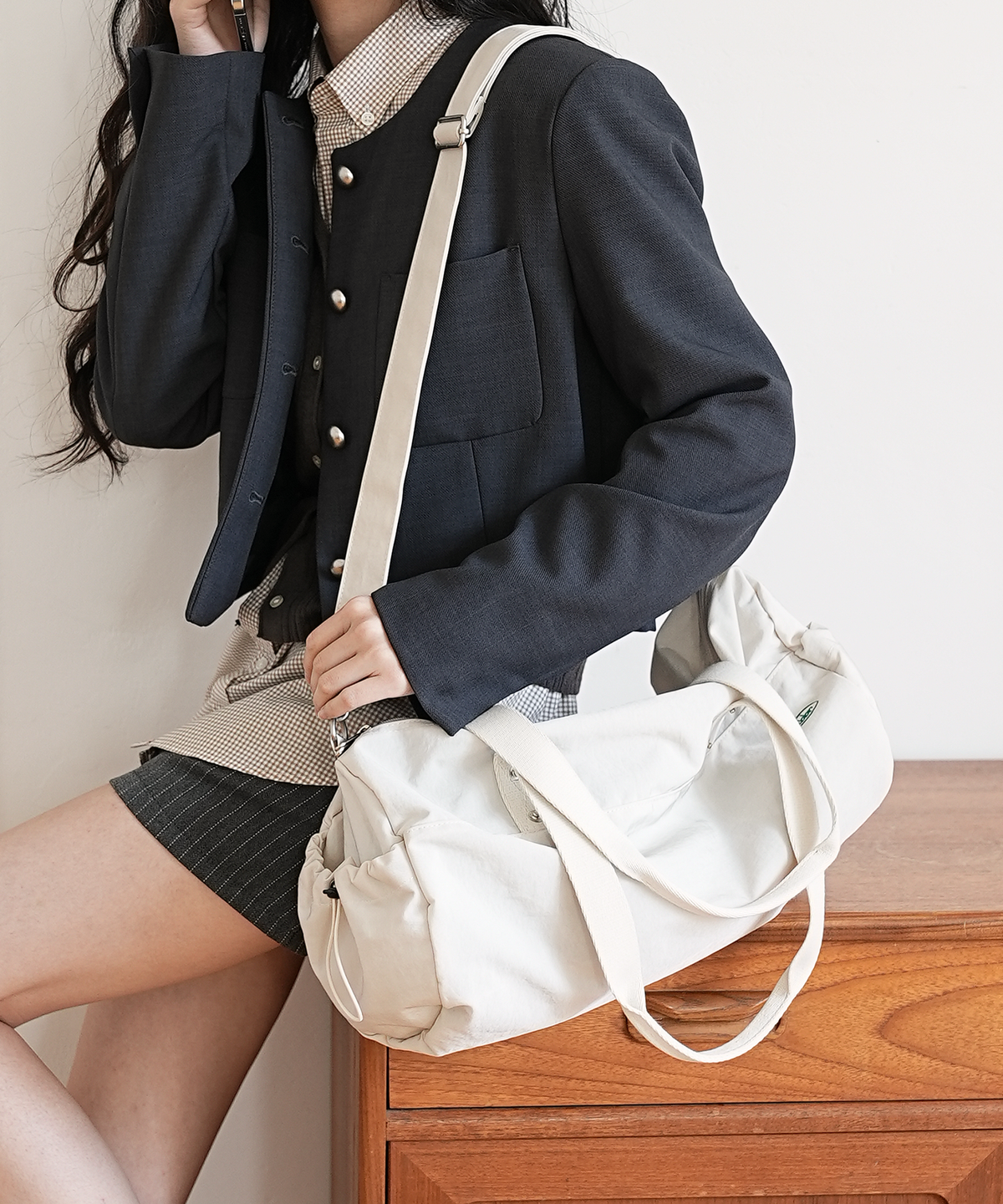 아브르(ABBR) 99s Shoulder Roll Bag _Cream