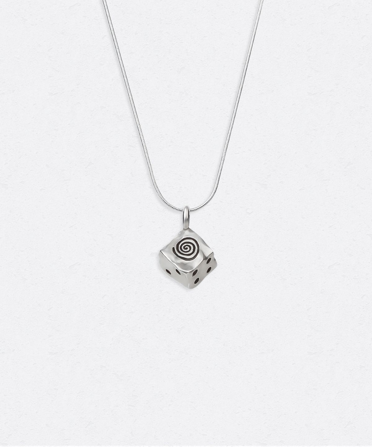 유네(YUNE) Stone carved Dice Necklace_[Silver925]
