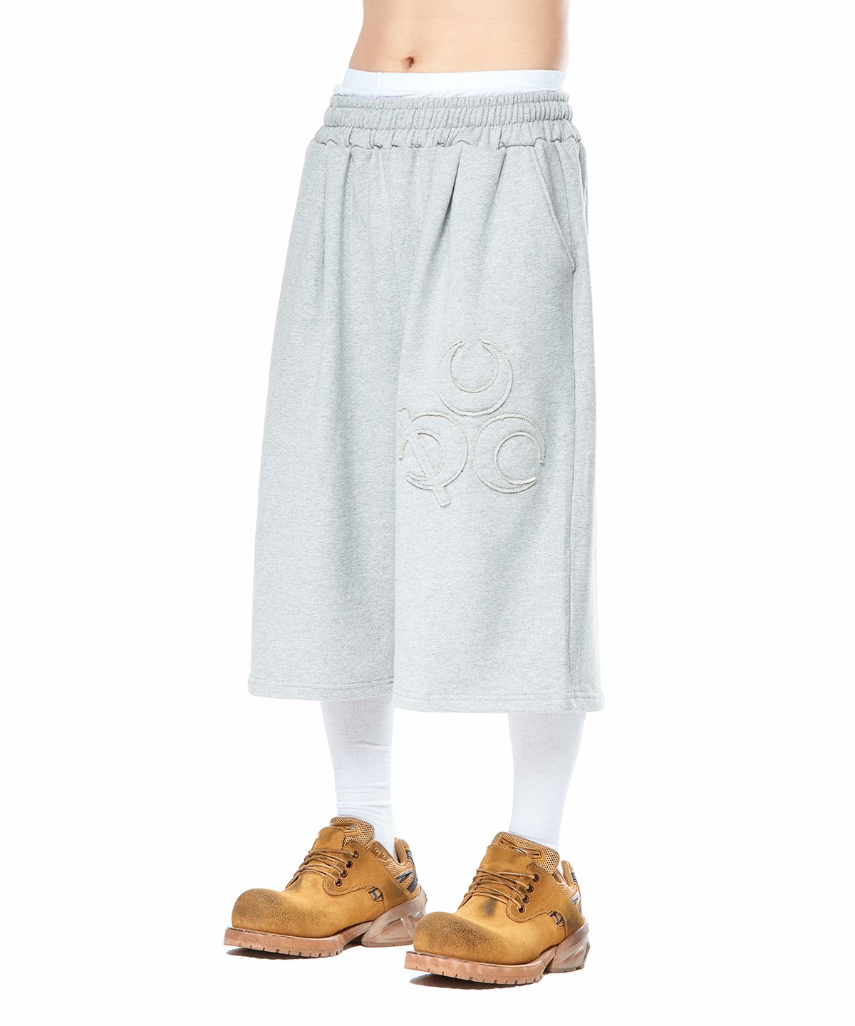 디오스피스(DAUSPICE) (DUC) Symbol Bermuda Sweat Shorts Grey