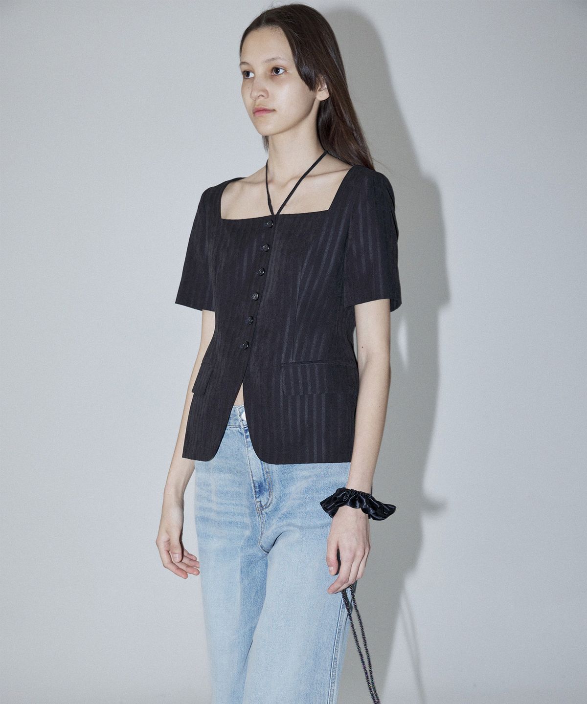 엔오르(EN OR) NECK STRAP STRIPE JACKET - BLACK