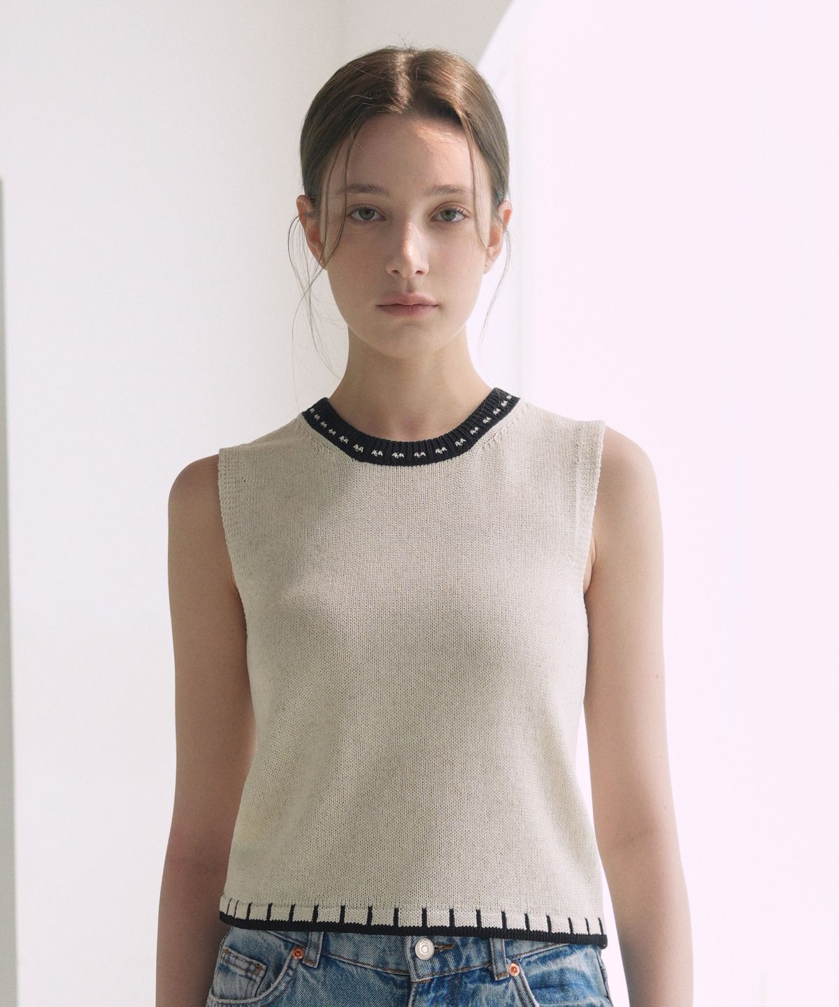 블레티(VLETI) Viscose Color Scheme Knit Sleeveless (beige)