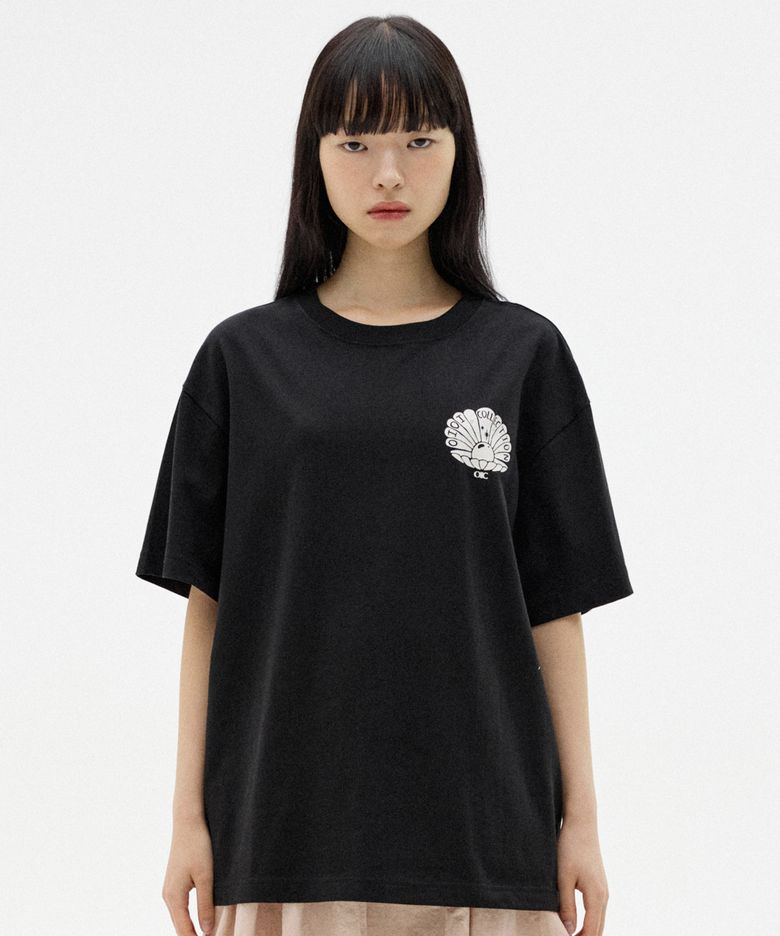조개 그래픽 오버핏 티셔츠 [BLACK]