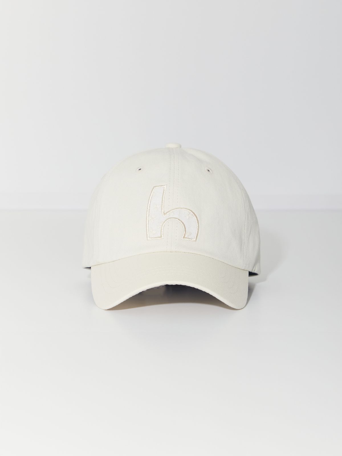 해브어웨일(HAVEAWHALE) h lace applique cap (CR)