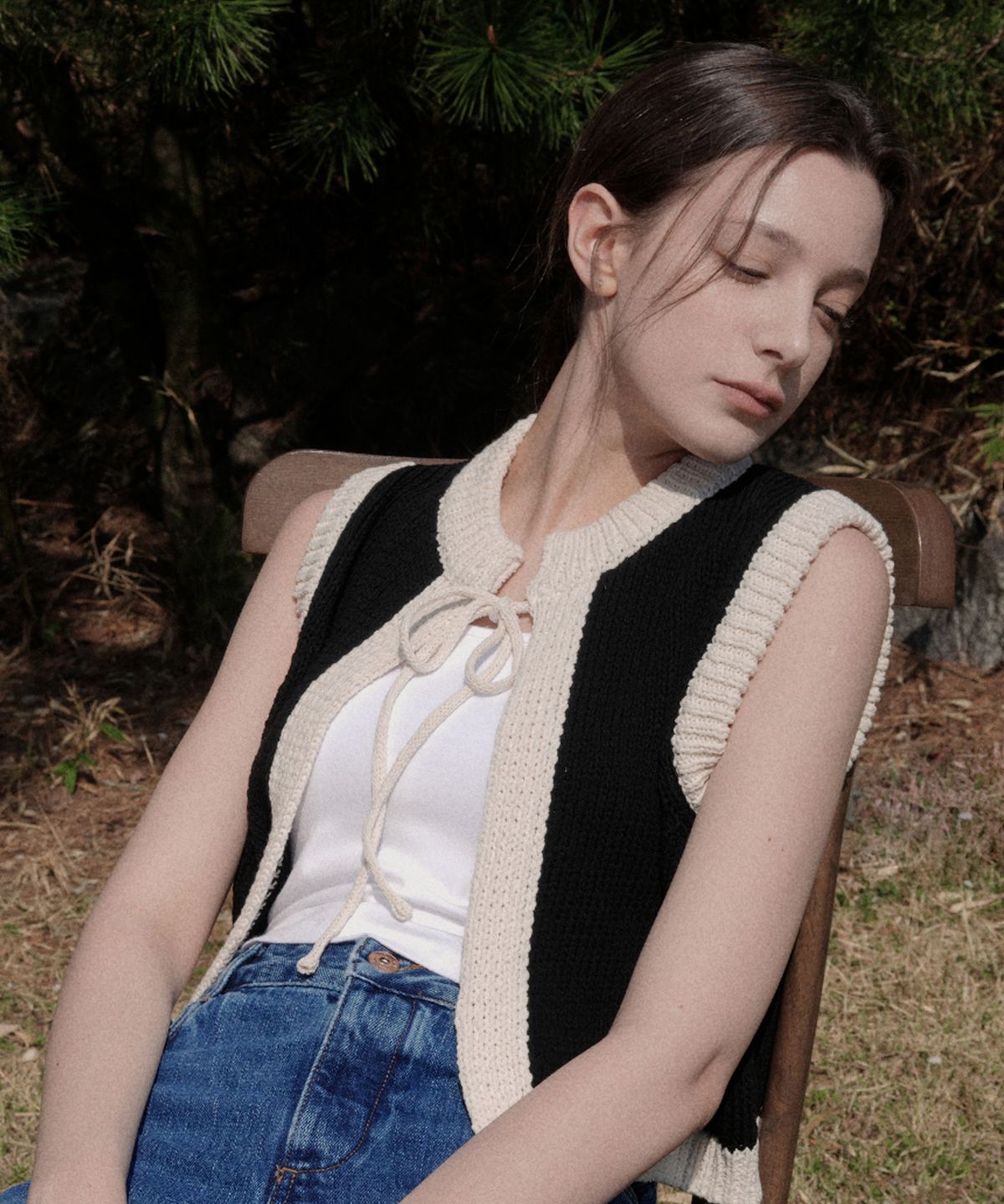 블레티(VLETI) Ribbon Cotton Knit Sleeveless Vest (black)