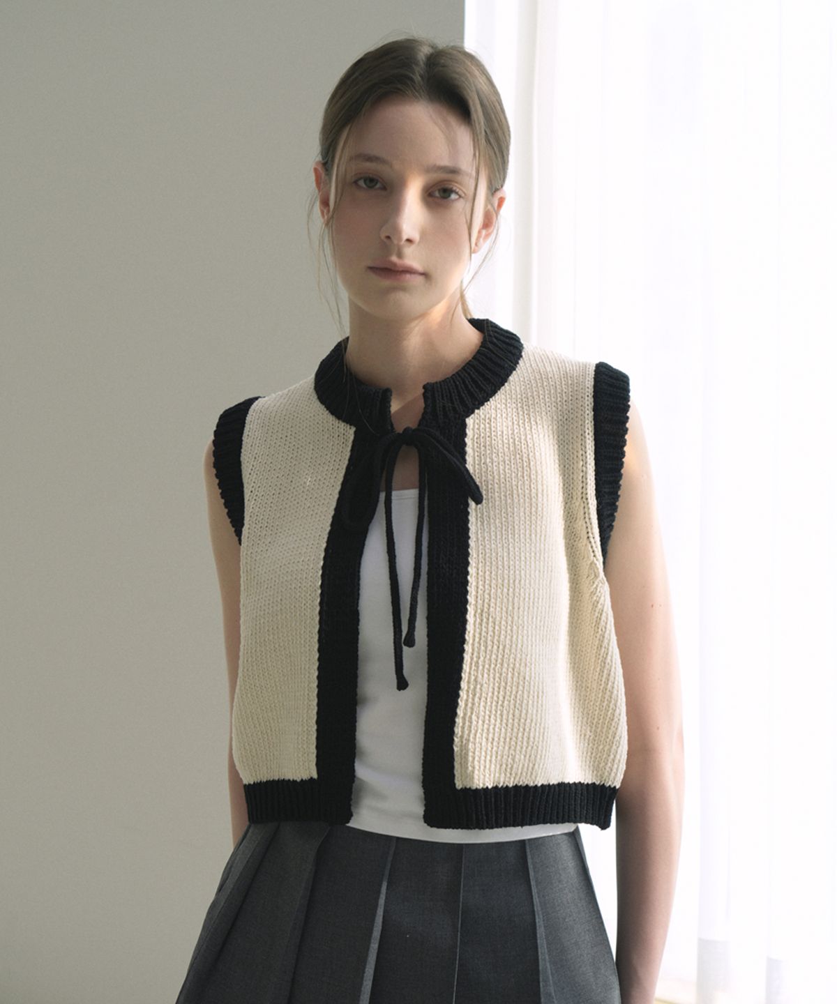 블레티(VLETI) Ribbon Cotton Knit Sleeveless Vest (ivory)